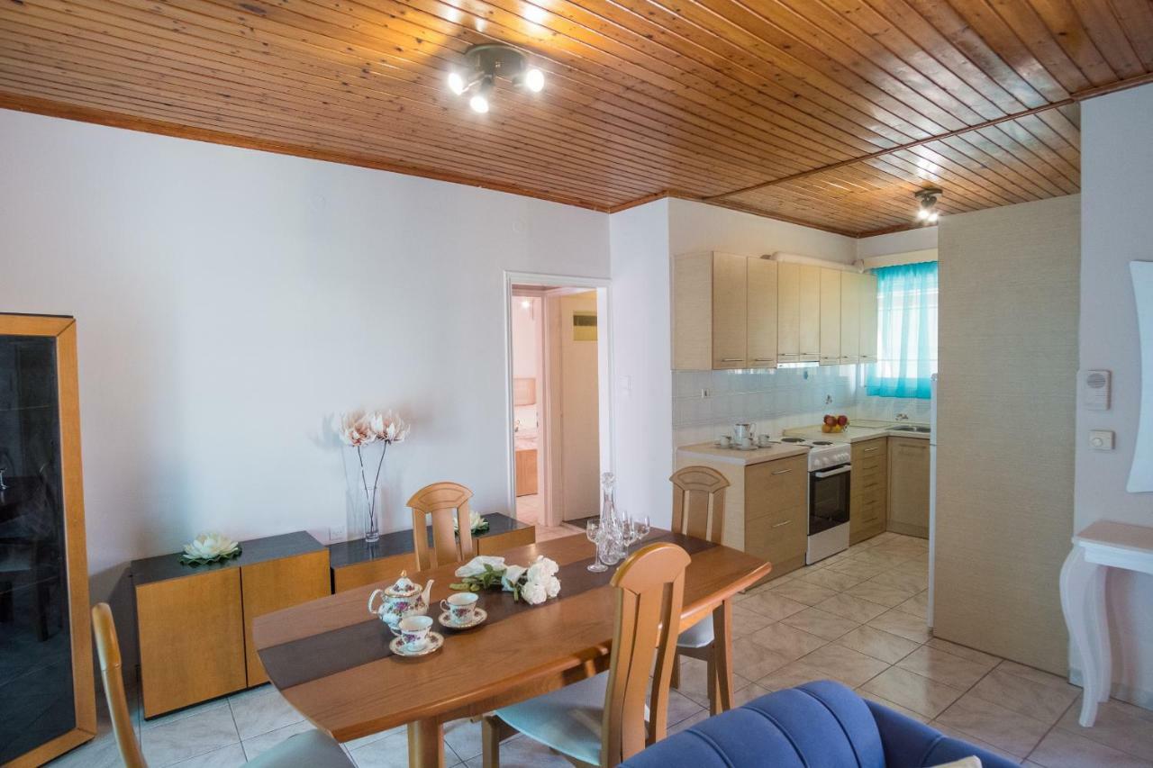 Aelia Apartment เปรเวซา ภายนอก รูปภาพ